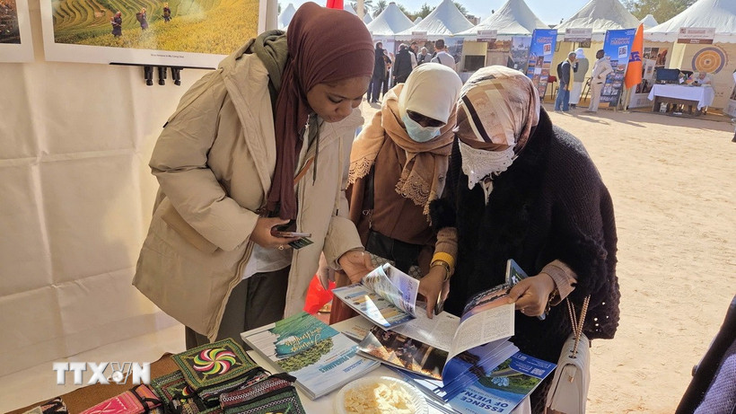 Du lịch Việt Nam gây ấn tượng tại Lễ hội Sa mạc Sahara Quốc tế